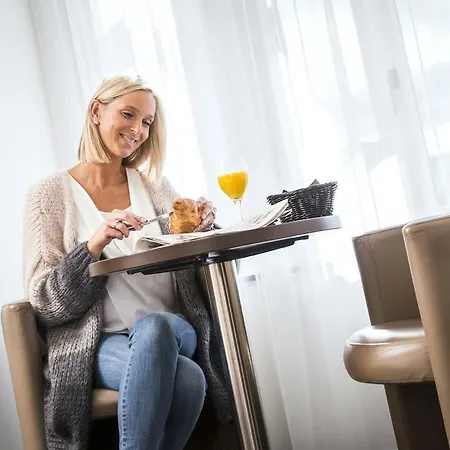 The Century Hotel 3*